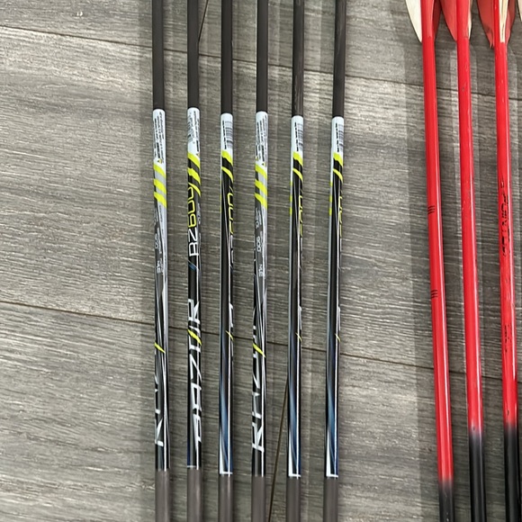 Titan, Compact Back Quiver with Arrows - Picture 5 of 12